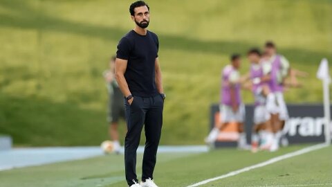 Alvaro Arbeloa dè chừng, kẻ địch ở ngay bên cạnh ông!